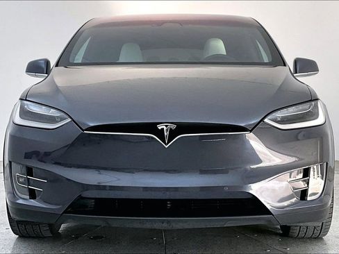 Used 2018 Tesla Model X 75D image 6