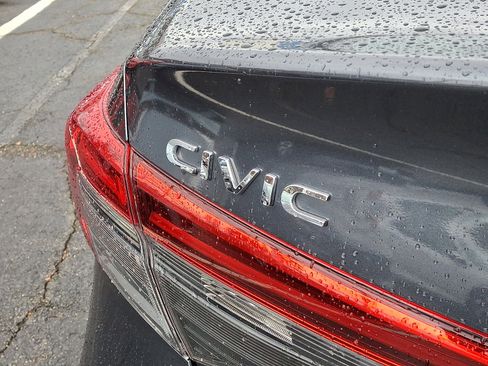 Certified 2023 Honda Civic EX image 31