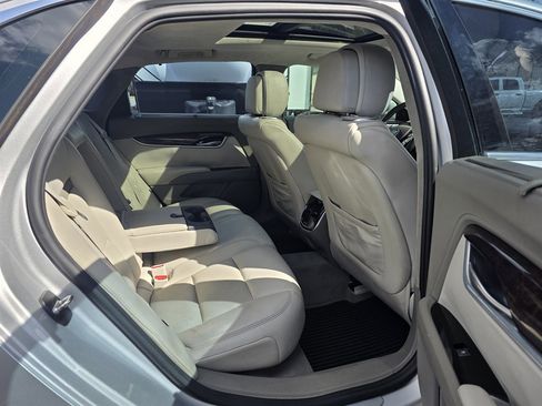 Used 2013 Cadillac XTS Platinum image 28