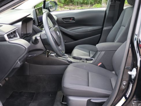 Used 2024 Toyota Corolla LE FWD image 18