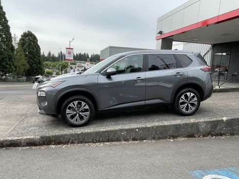 Used 2022 Nissan Rogue SV AWD/4WD image 4