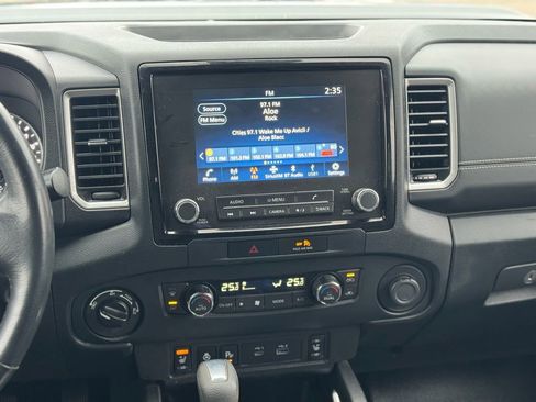 Used 2022 Nissan Frontier SV image 14