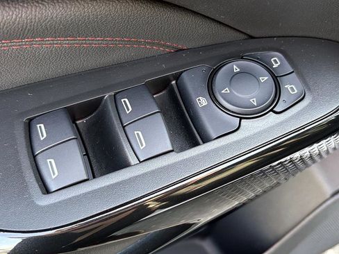 Certified 2025 Chevrolet Trax RS w/ Driver Confidence Package image 17