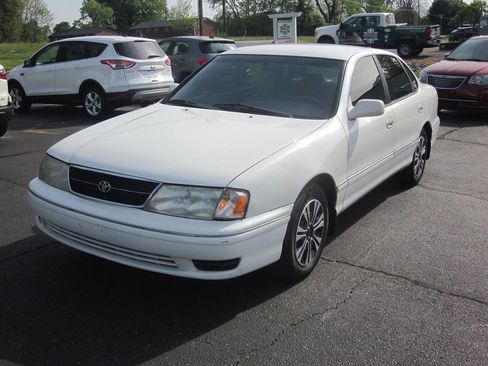Used 1998 Toyota Avalon XL image 2