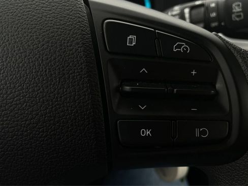 Used 2023 Hyundai Venue SE image 25