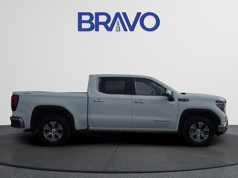 Used 2025 GMC Sierra 1500 SLT AWD/4WD image 5