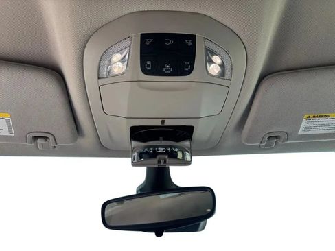 Used 2024 Chrysler Pacifica Touring-L FWD image 19
