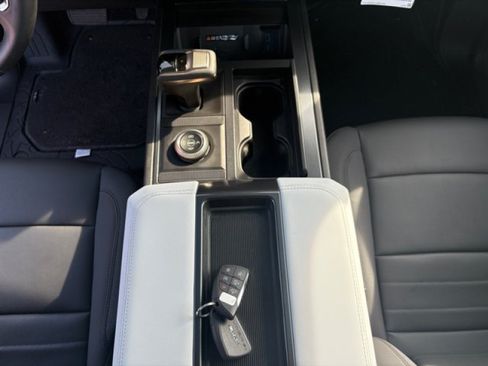 Used 2024 GMC Hummer EV 3X w/ Omega Edition AWD/4WD image 15