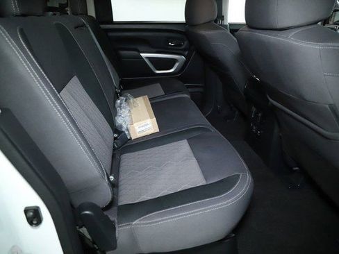 Used 2024 Nissan Titan SV w/ SV Convenience Package image 32