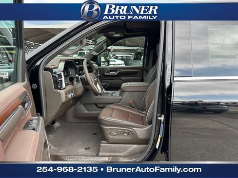 New 2025 GMC Sierra 2500 Denali w/ Denali Reserve Package image 12