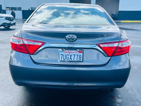 Used 2017 Toyota Camry LE image 10