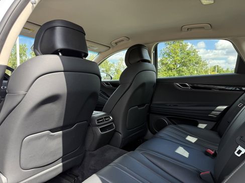 Used 2024 Genesis G80 2.5T image 28