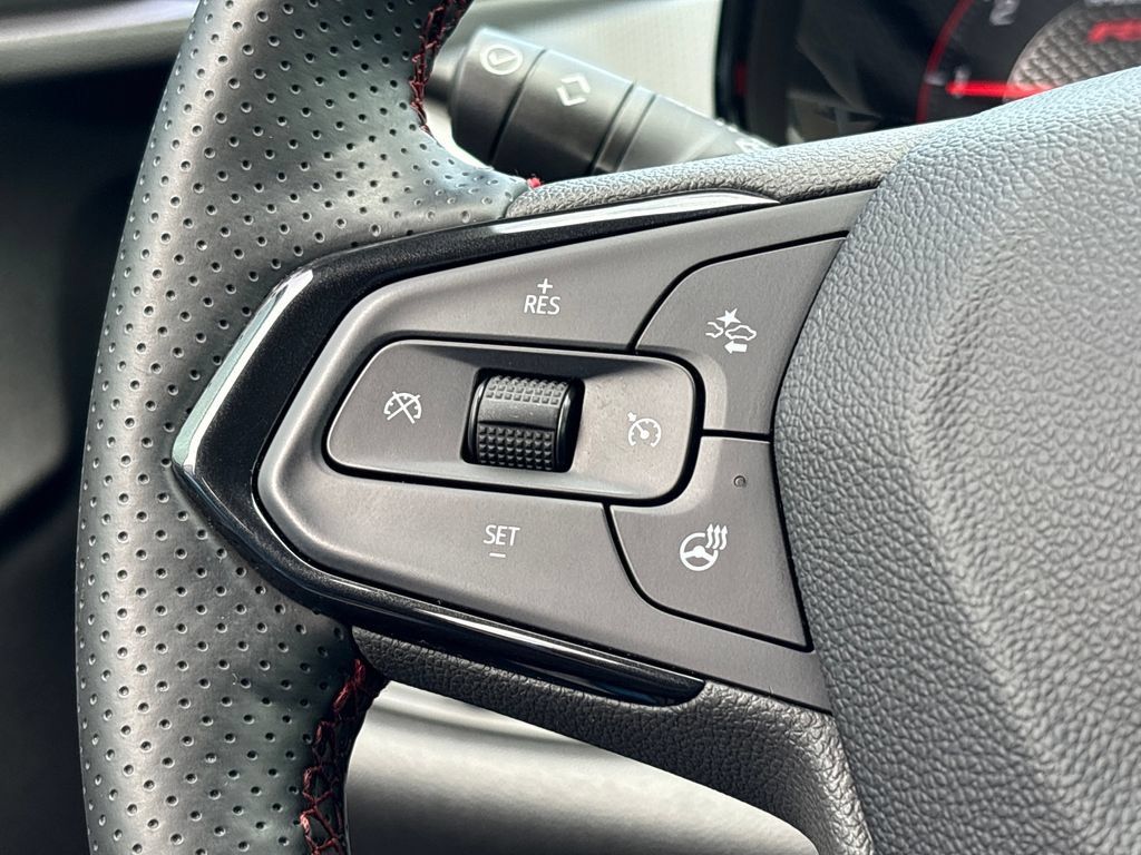 Used 2026 Chevrolet Trax RS FWD image 12