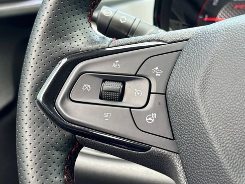 Used 2026 Chevrolet Trax RS FWD image 12