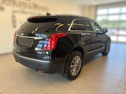 Used 2017 Cadillac XT5 Luxury w/ Driver Awareness Package FWD image 3