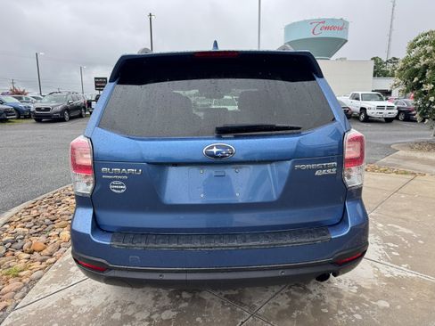 Used 2017 Subaru Forester 2.5i Touring AWD/4WD image 7