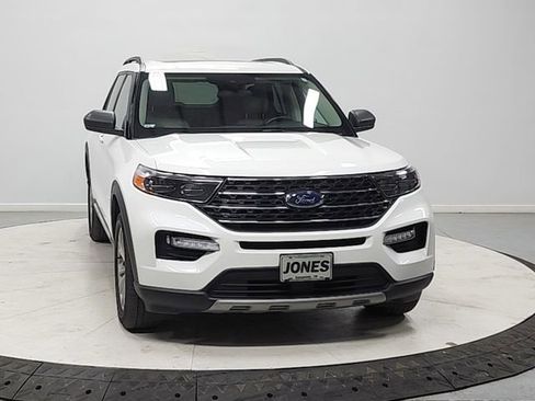 Used 2023 Ford Explorer XLT w/ Equipment Group 202A AWD/4WD image 2