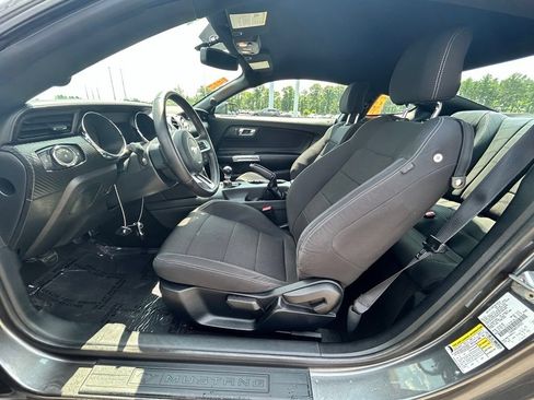 Used 2015 Ford Mustang Coupe RWD image 10