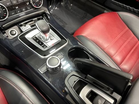 Certified 2020 Mercedes-Benz SLC 300 image 27