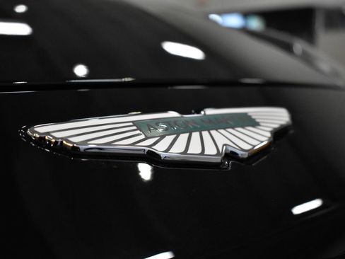 Used 2024 Aston Martin DB12 Coupe RWD image 11