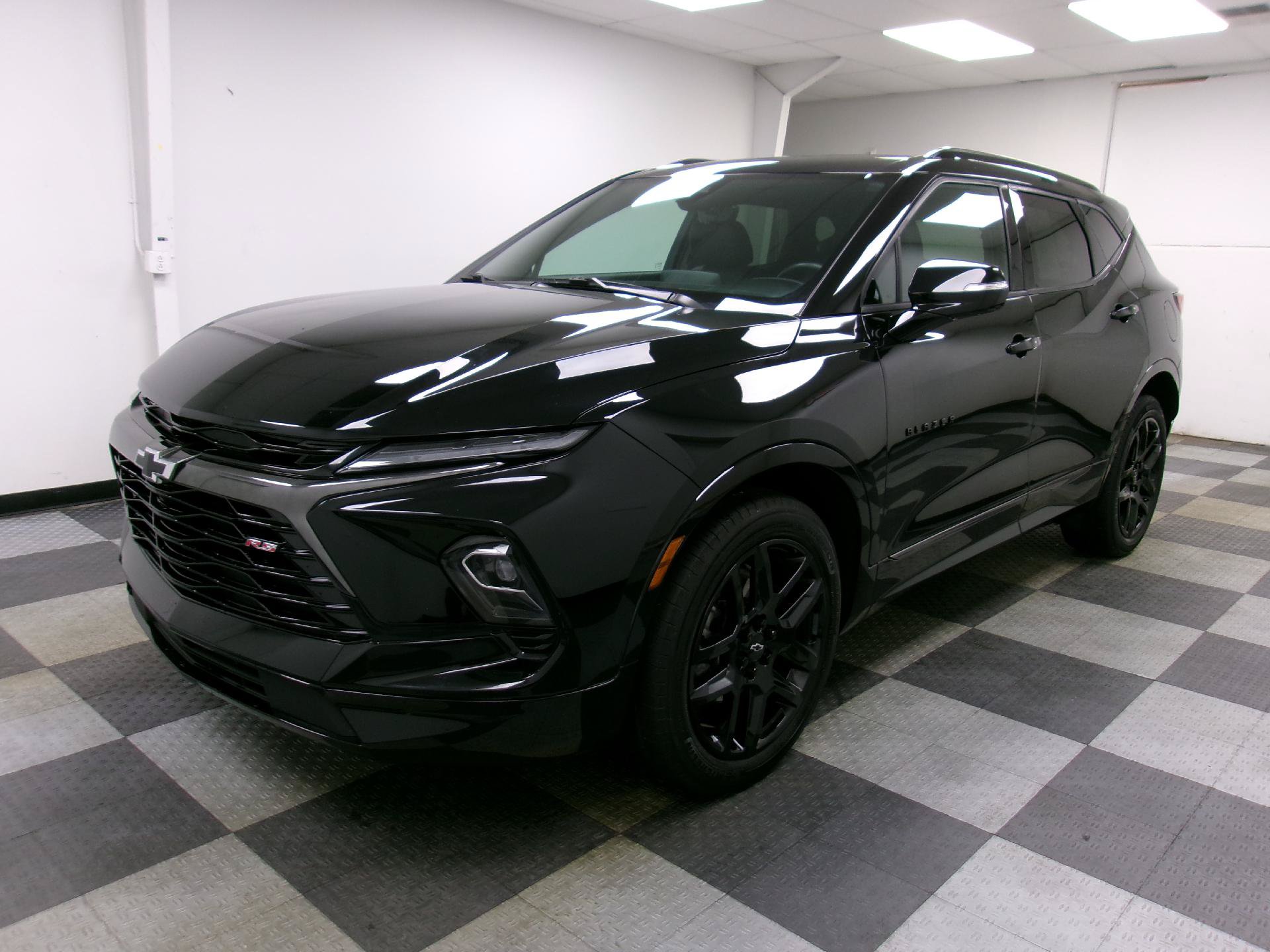 Used 2024 Chevrolet Blazer RS w/ Driver Confidence II Package AWD/4WD image 1