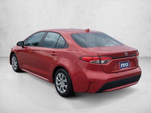 Used 2021 Toyota Corolla LE FWD image 7