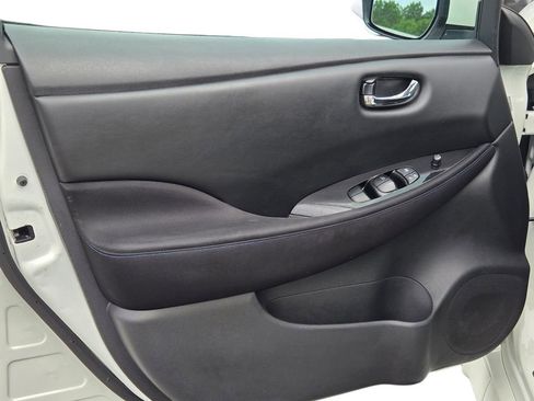 Used 2021 Nissan Leaf SV FWD image 15