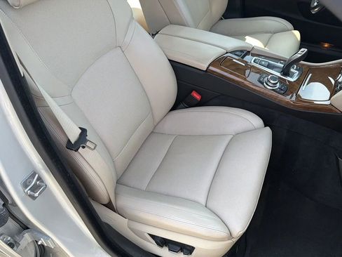 Used 2011 BMW 550i Sedan image 19