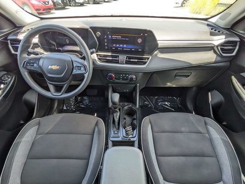 Used 2024 Chevrolet TrailBlazer LS FWD image 16
