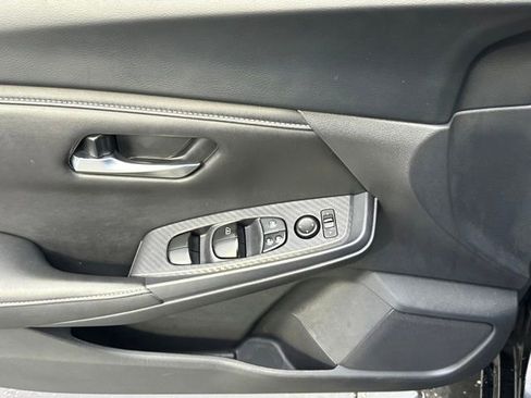 Used 2023 Nissan Sentra SV FWD image 19