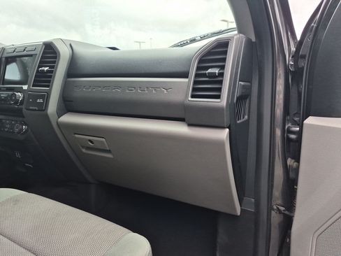 Used 2018 Ford F250 XL w/ STX Appearance Package AWD/4WD image 27