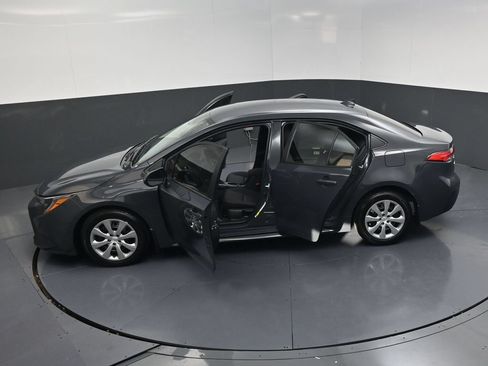 Used 2025 Toyota Corolla LE FWD image 27
