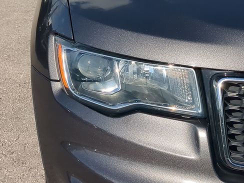 Used 2020 Jeep Grand Cherokee Laredo w/ Security & Convenience Group image 10