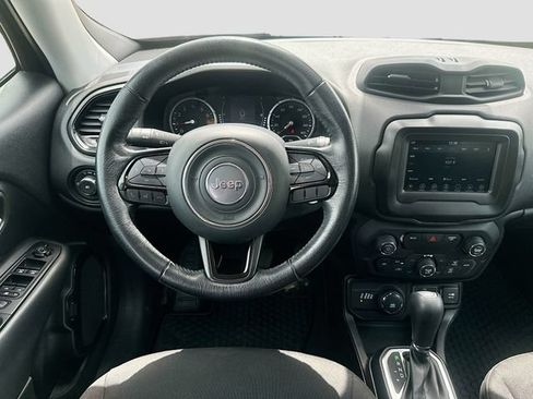 Used 2018 Jeep Renegade Altitude AWD/4WD image 22