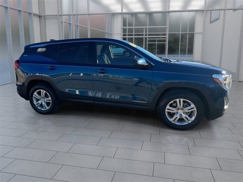 Used 2019 GMC Terrain SLE image 9