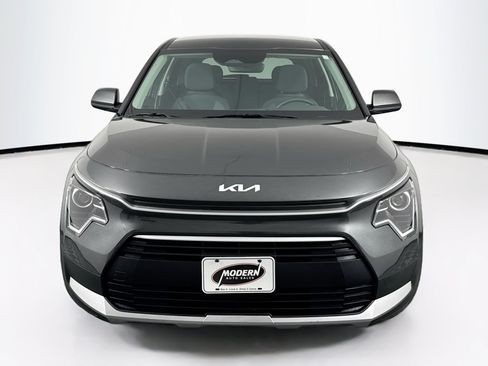 Used 2023 Kia Niro LX FWD image 4