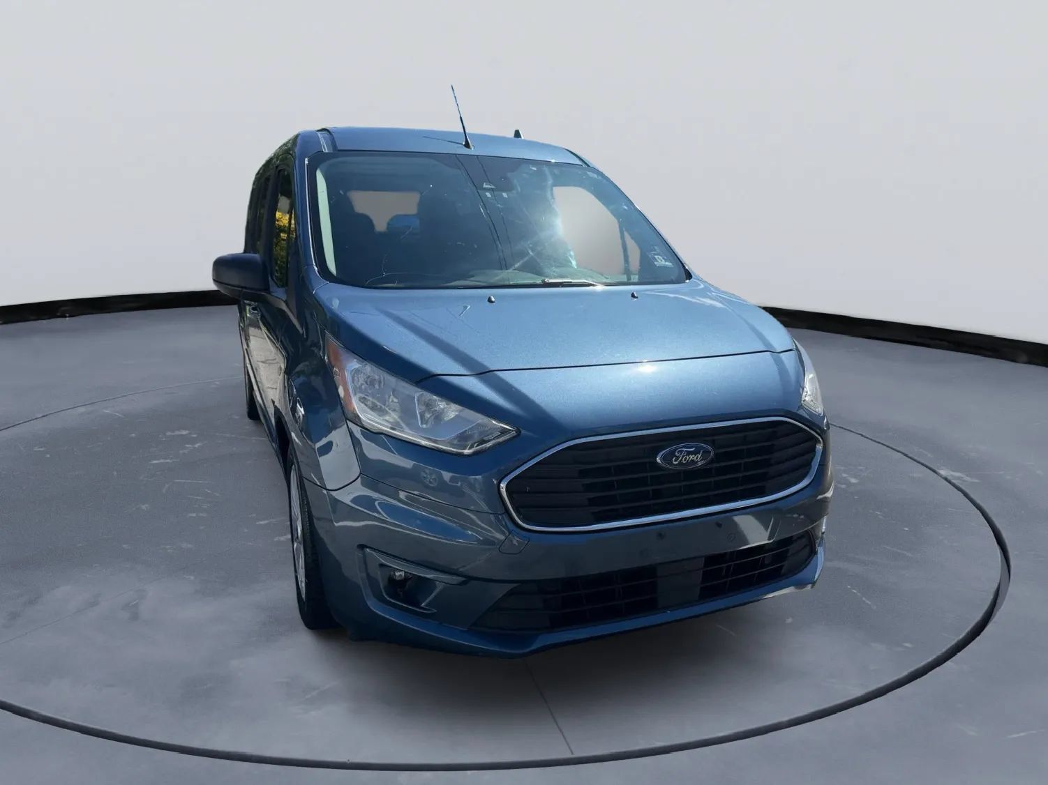 Used 2019 Ford Transit Connect XLT FWD image 9