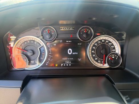 Used 2017 RAM 2500 Laramie w/ Sport Appearance Group AWD/4WD image 16