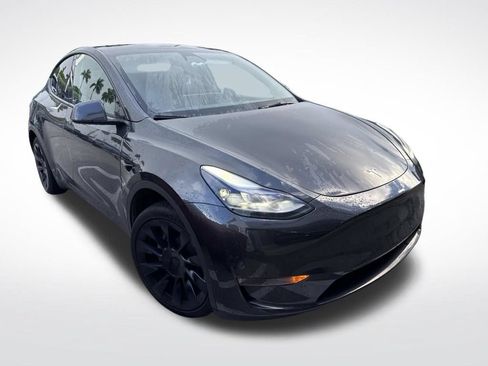 Used 2024 Tesla Model Y 2WD image 2