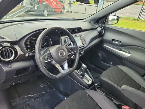 Used 2019 Nissan Kicks SV FWD image 16