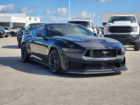 Used 2025 Ford Mustang Dark Horse w/ Dark Horse Handlin Package RWD image 3