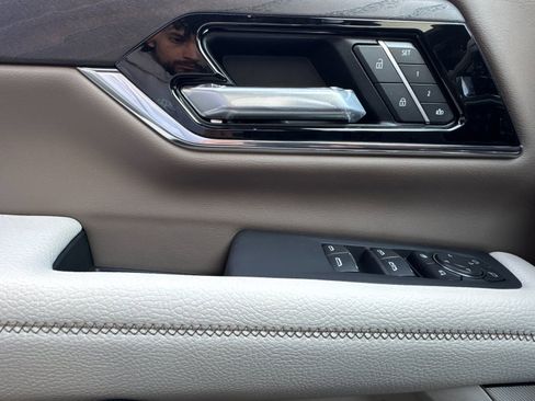 New 2026 GMC Yukon Denali w/ Denali Reserve Package image 10