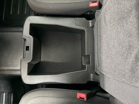 Used 2025 Chevrolet Silverado 2500 LT w/ Convenience Package image 24