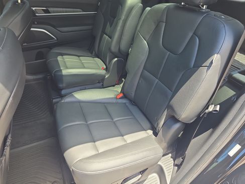 Used 2023 Kia Telluride SX FWD image 16