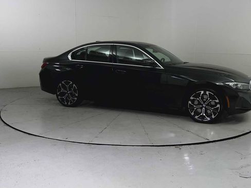 New 2026 BMW 330i xDrive Sedan w/ Premium Package AWD/4WD image 8