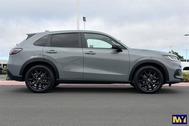 Used 2025 Honda HR-V Sport image 3