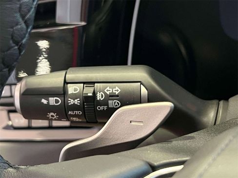 Certified 2025 Lexus RX 350h w/ Kick Sensor & Tow Package image 21