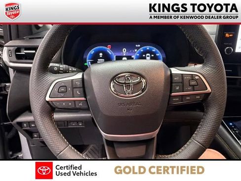 Used 2025 Toyota Sienna XLE Woodland Edition AWD/4WD image 26