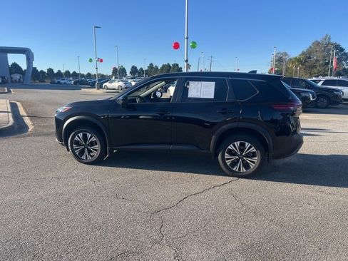 Used 2023 Nissan Rogue SV image 5