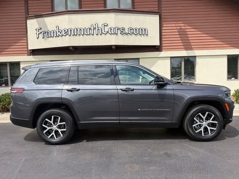 Used 2023 Jeep Grand Cherokee L Limited AWD/4WD image 10